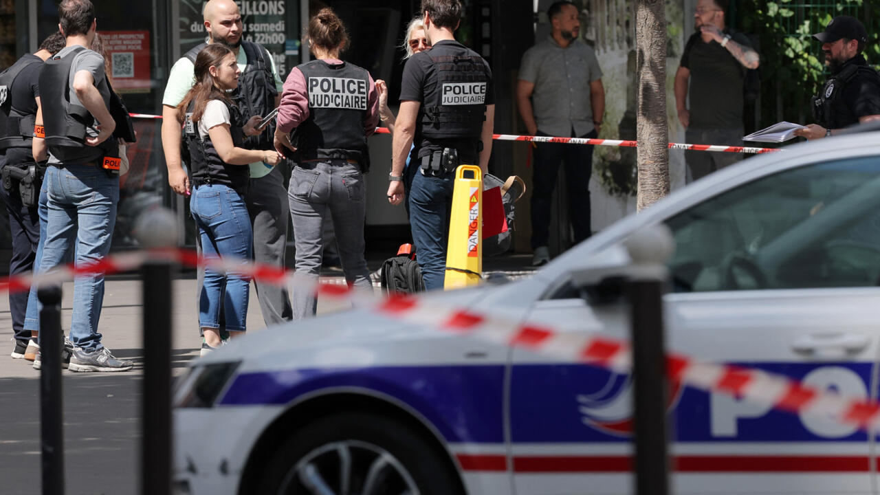 Paris police arrest suspect after three women wounded in knife attack 1 Paris police arrest suspect after three women wounded in knife attack