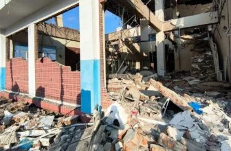 2 powerful earthquakes hit Indonesia in one day, killing at least 47