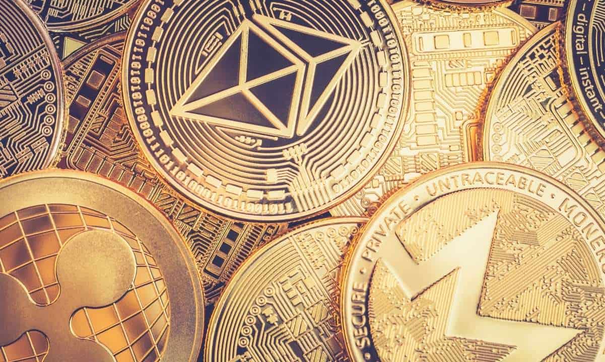 Altcoins Could See Up to 1,000x Returns Post-Pullback, Analyst Predicts 1 Altcoins Could See Up to 1,000x Returns Post-Pullback, Analyst Predicts