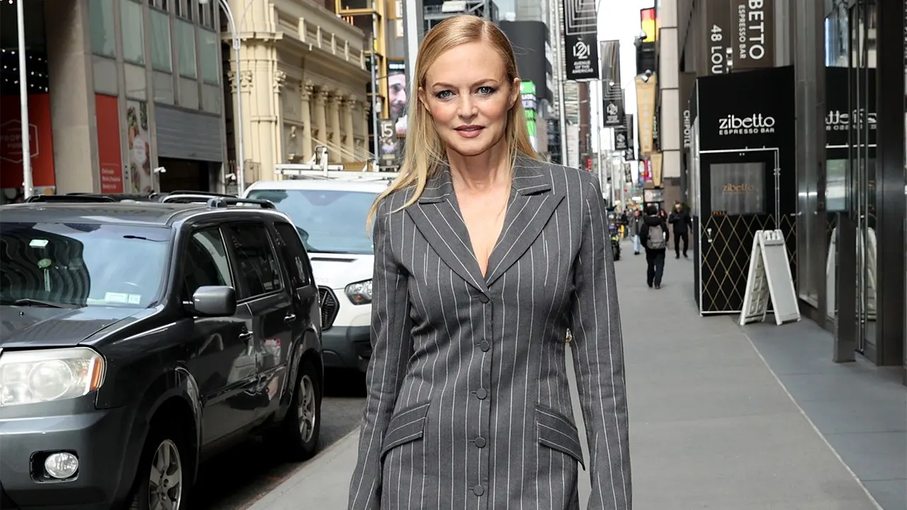 Heather Graham stuns in string bikinis during romantic Italian getaway 6 Heather Graham stuns in string bikinis during romantic Italian getaway