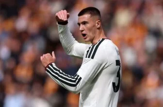 Man United’s kit blunder: Club breaches Premier League rule in Hull defeat