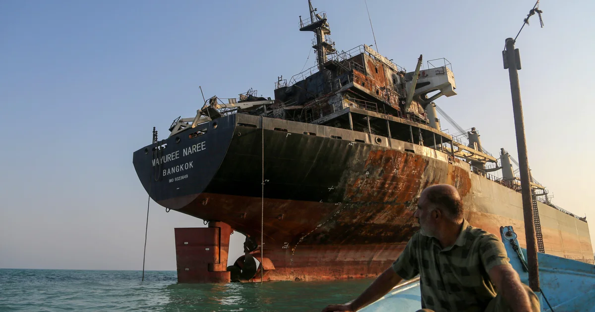 Iran War Updates: Ships in Strait of Hormuz still face "indiscriminate attacks," maritime monitor warns 1 Iran War Updates: Ships in Strait of Hormuz still face "indiscriminate attacks," maritime monitor warns