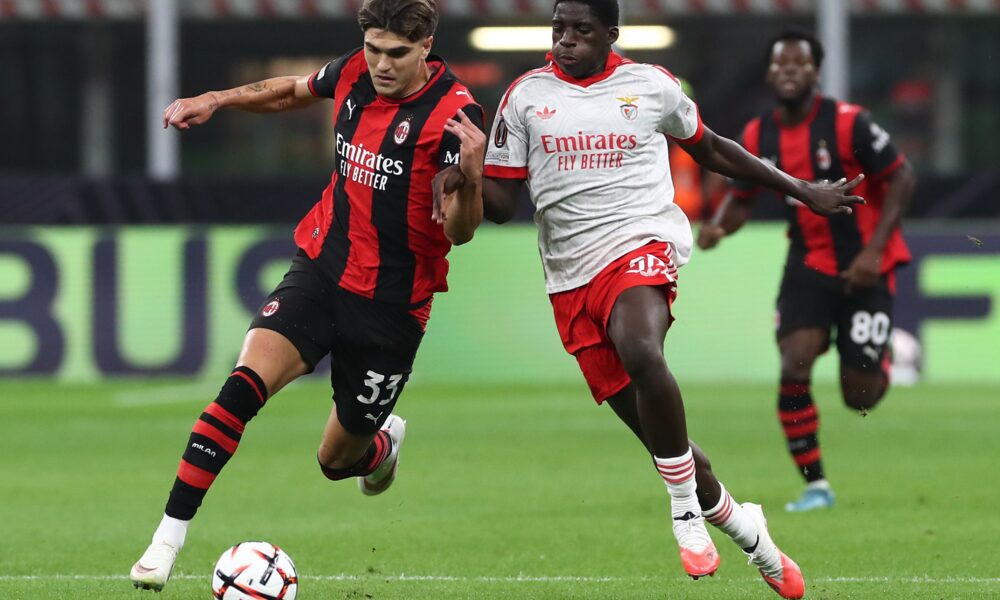 Man Utd enquire about Benfica right-back Daniel Banjaqui