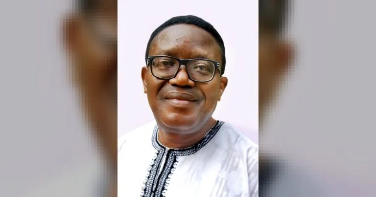 Transition from dinosaurs to the streets of USA, By Owei Lakemfa