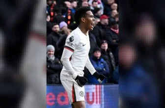 Liam Rosenior should do what Enzo Maresca refused to do with Estevao Willian